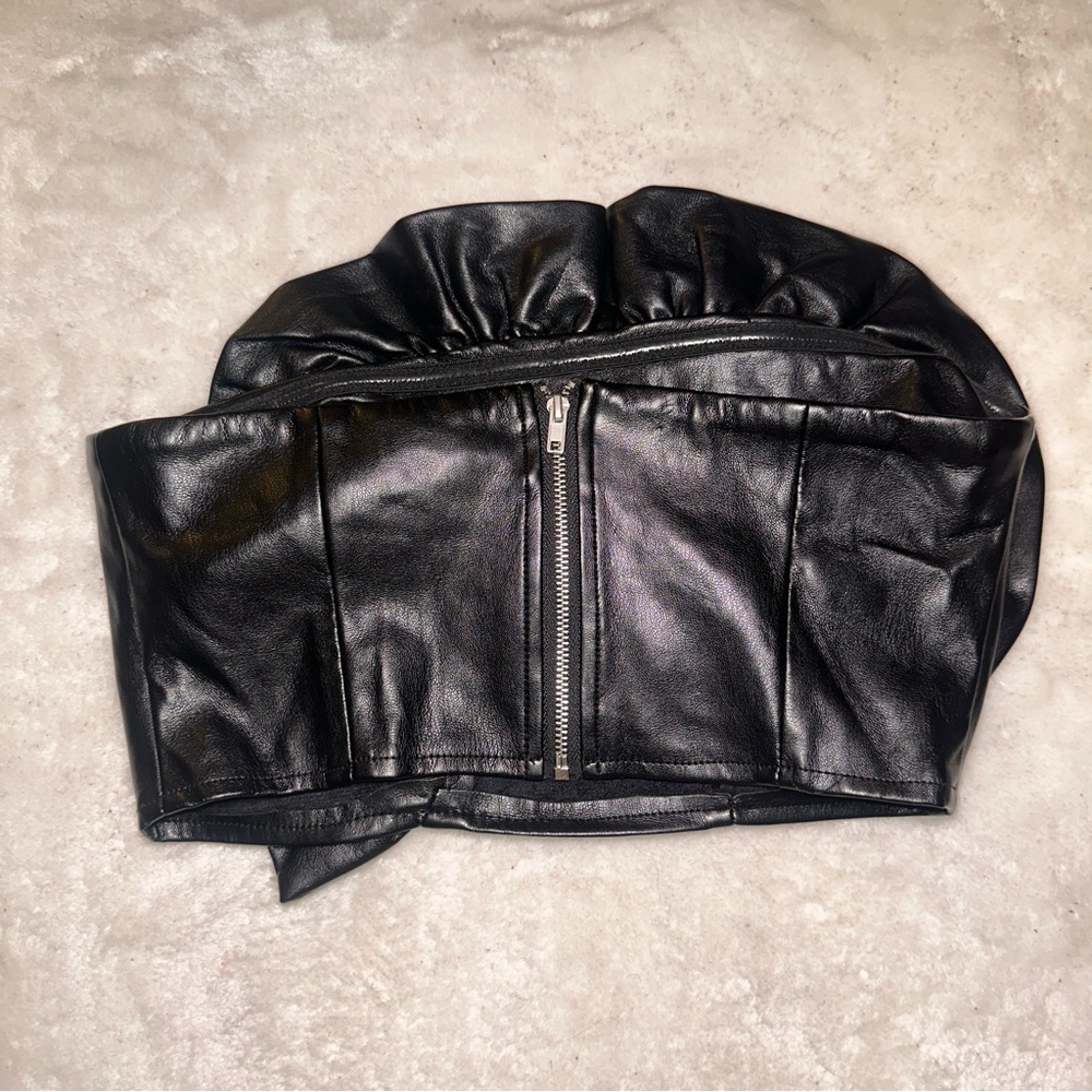 Forever 21 Black Faux Leather Ruched Ruffle Bandeau Crop Top Size Small - Picture 4 of 10